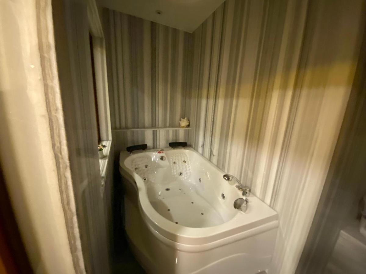 Miss Istanbul Old City Hotel Buitenkant foto